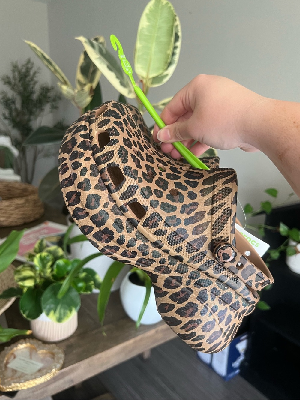 Platform leopard crocs!🐆 - Picture 3 of 9